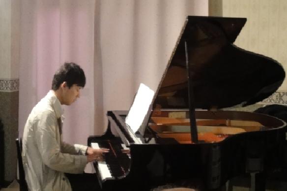 男性のためのピアノレッスン
